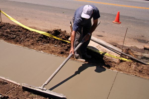 Sidewalk Building in La Quinta
